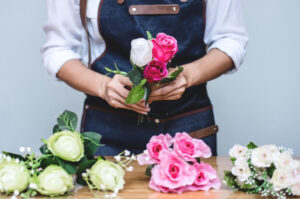 Como escolher as melhores Flores para Presente em manaus venha falar com a floricultura lirio do campo